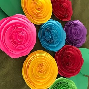 Fiesta paper flowers 4”
